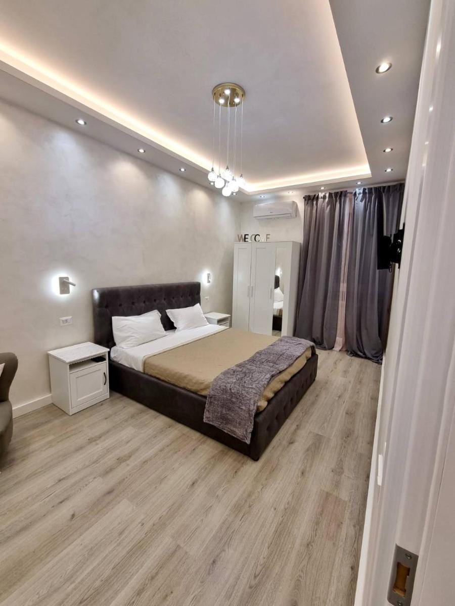 Apartment near the Colosseum, with metro line A a 2 minutes walk away Apartment in Rome