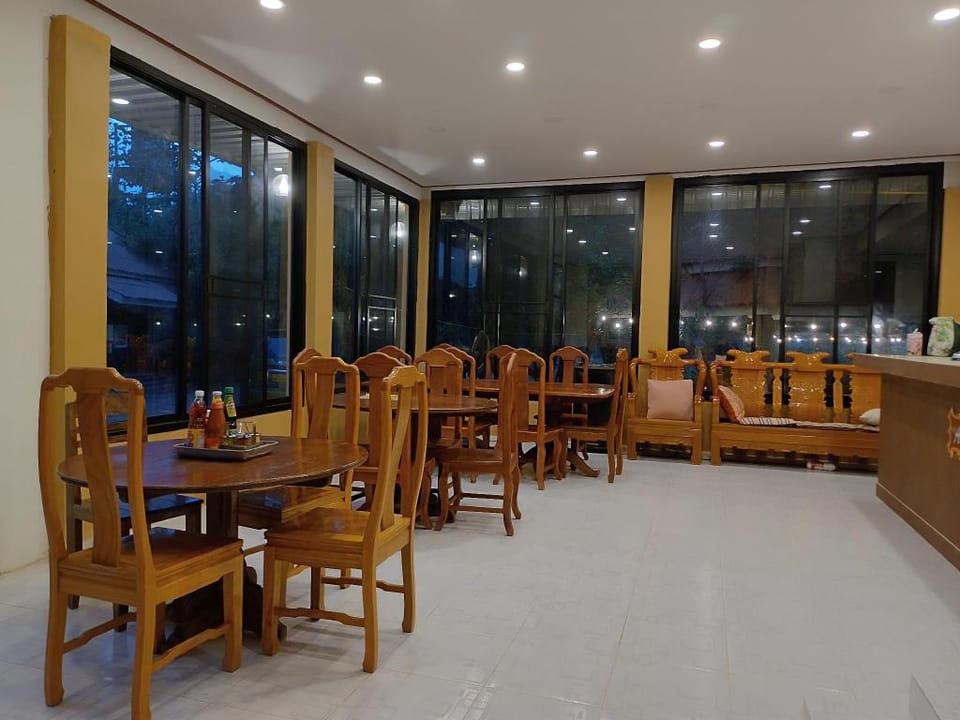 erawan guesthouse Bed and Breakfast in Laos