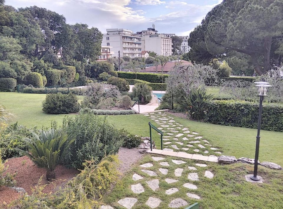 Château de la Pinede Apartment in Antibes