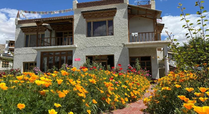 Chakzot garden house Bed and Breakfast in India