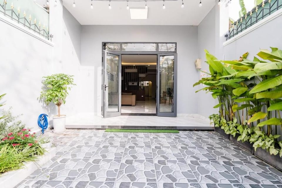Amy’s House 4BRs- 3 mins walk to My Khe Beach. Vacation rental in Da Nang