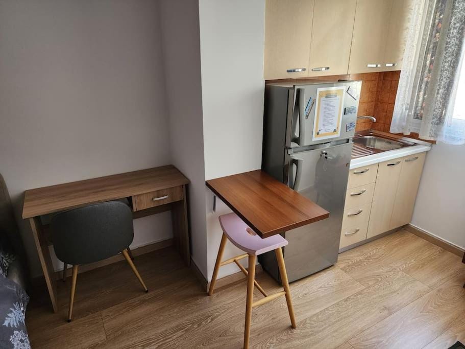 Andi's Place-Comfy Studio-City Center Apartment in Tirana