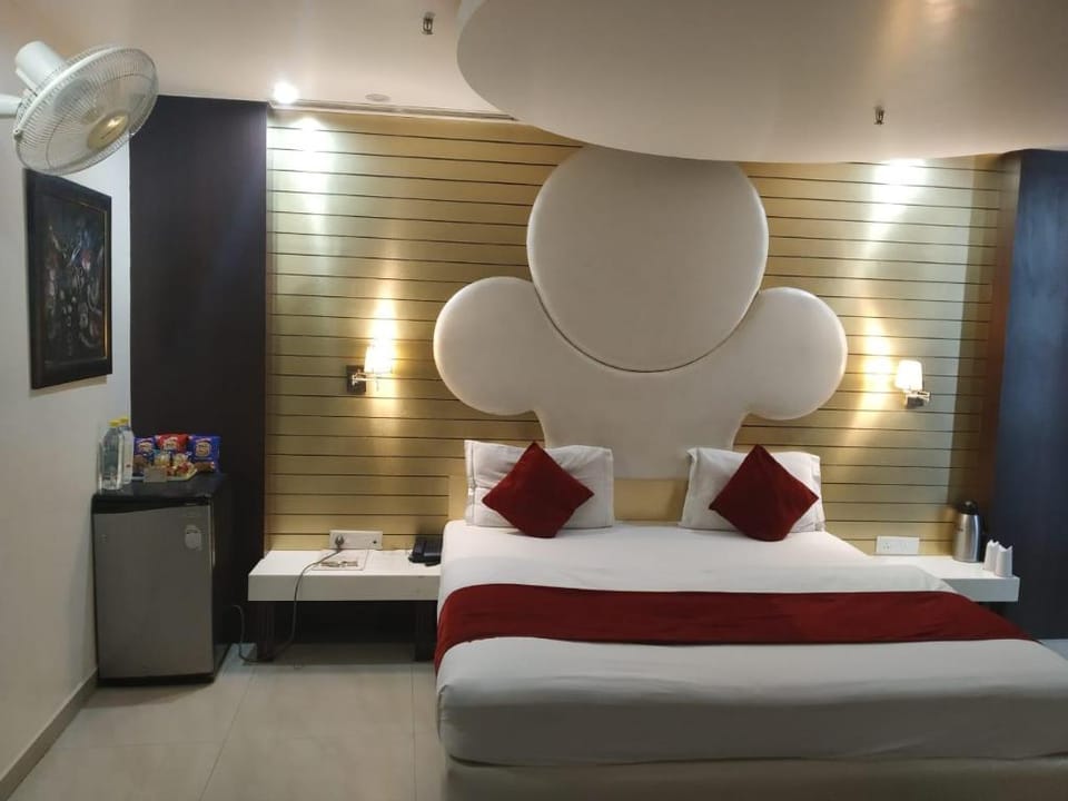 Hotel D'Grand Bareilly Hotel in Uttar Pradesh