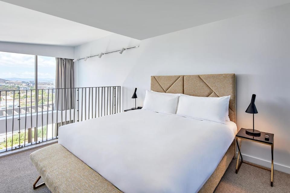 Meriton Suites Canberra Apartment hotel in Canberra