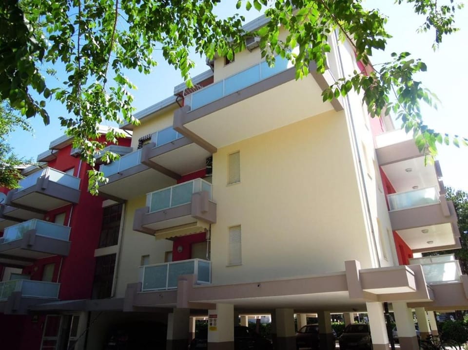 Flat 100mt from the beach with sunny balcony Apartment in Bibione