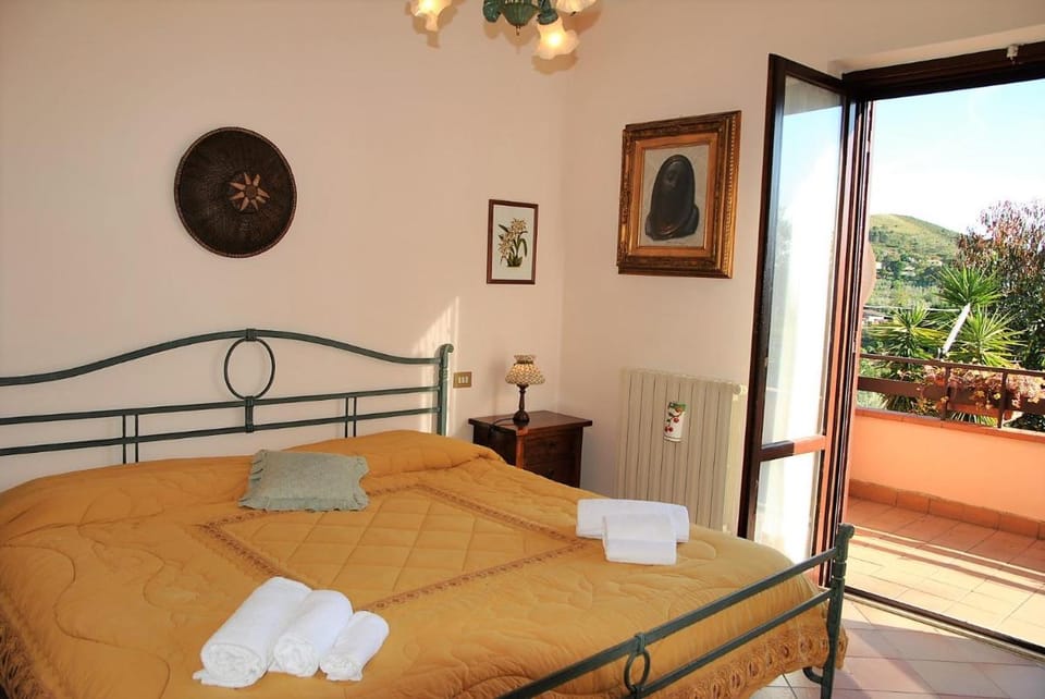 Villa Vallereale beautiful garden and private pool 9 km from Sperlonga Villa in Lazio