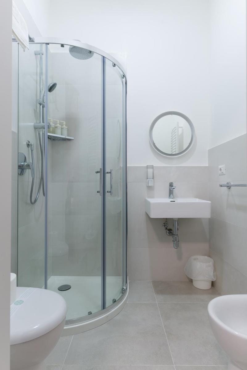 Sleep INN Toledo - SELF CHECK-IN Bed and Breakfast in Naples