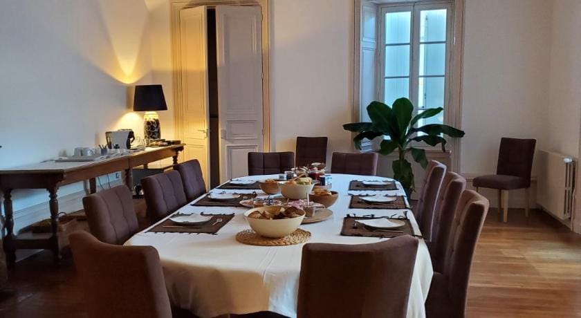 Logis des Tourelles, maison d'hôtes Bed and Breakfast in Cognac
