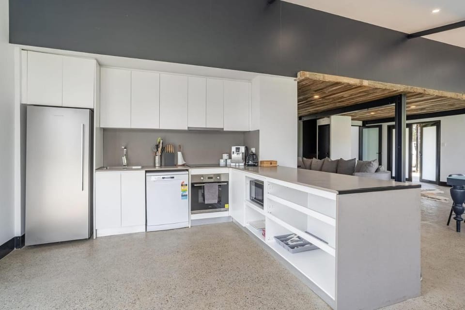 Charming & Spacious 4BR Retreat Vacation rental in Sydney