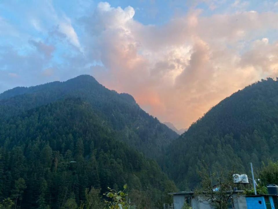 New mountain face cafe & guest house Vacation rental in Himachal Pradesh