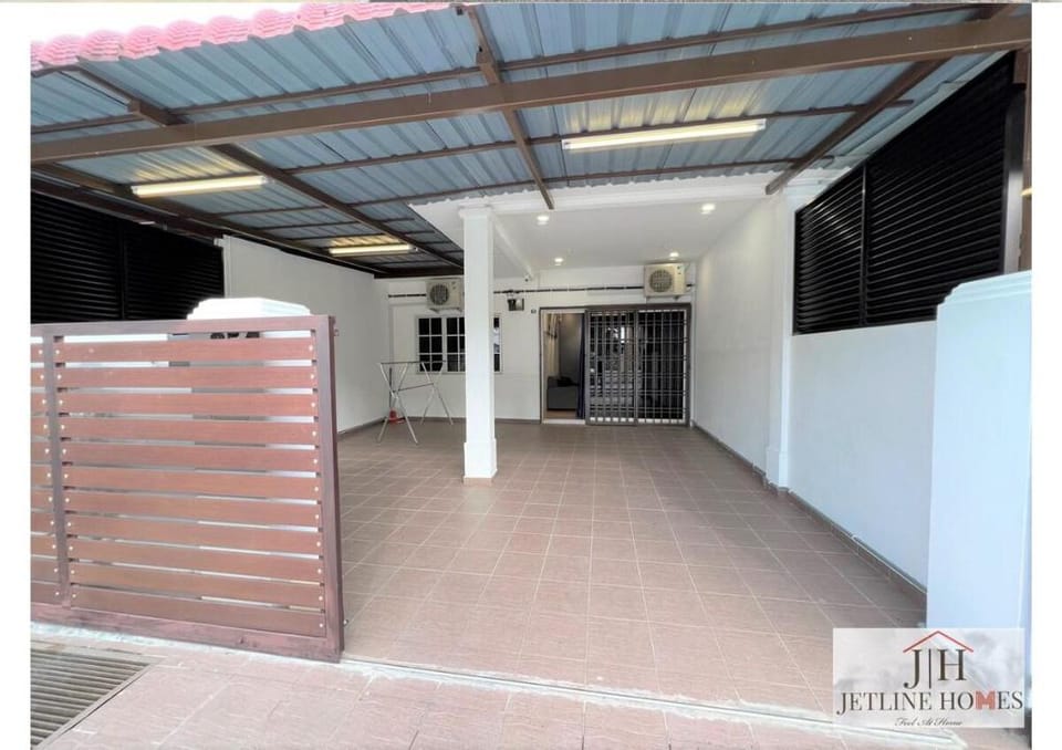 Melaka {Terraced House} / 8Pax/ WIFI/City Vacation rental in Malacca