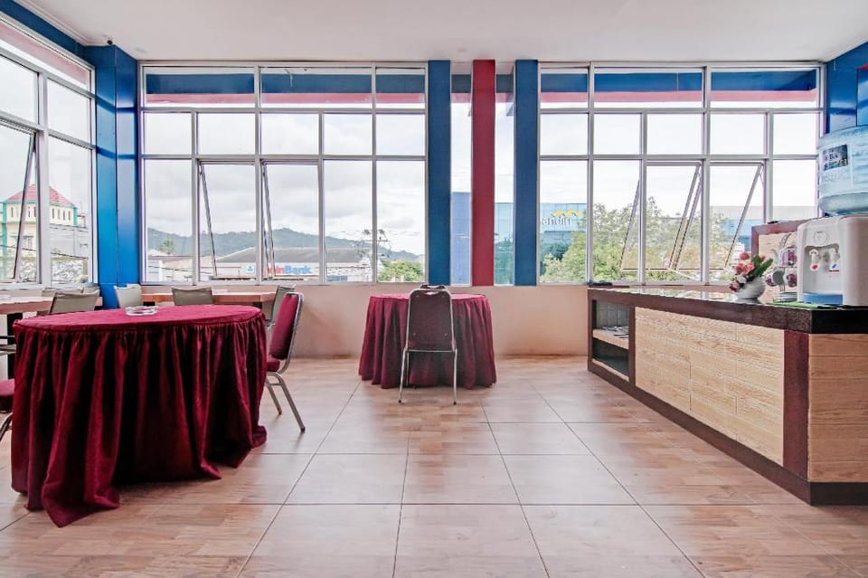OYO 90591 Sanaya Guest House Syariah Hotel in Padang