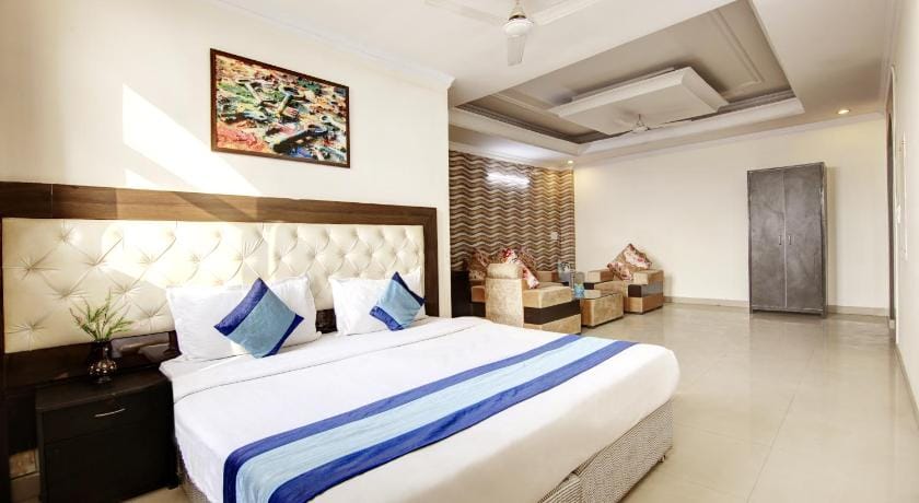 Surya Palace Noida Hotel in Noida