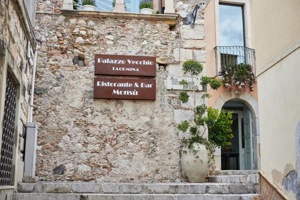 Palazzo Vecchio Taormina Hotel in Taormina