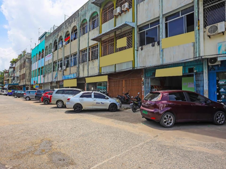 Hotel O Penginapan Pak DheNearMall Nagoya Hill Hotel in Riau Islands, Indonesia