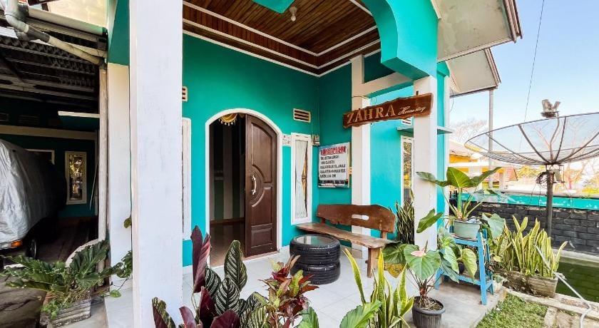 SPOT ON 92169 Homestay Zahra Syariah Hotel in Indonesia