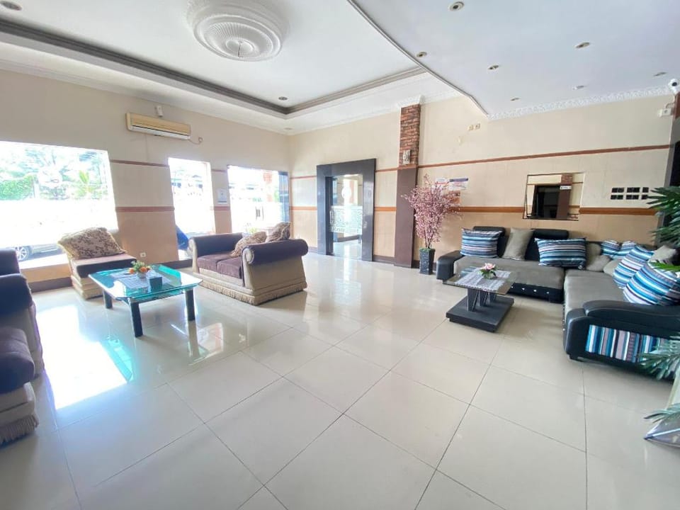 Lilianto Hotel Polewali Mitra RedDoorz Hotel in Indonesia