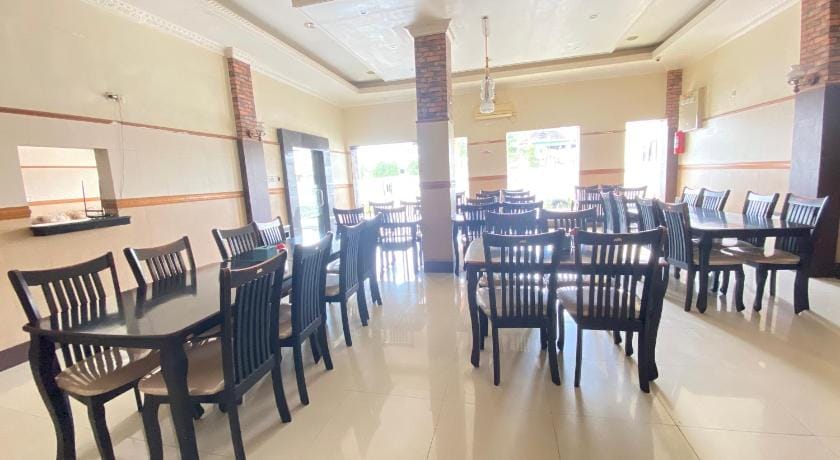 Lilianto Hotel Polewali Mitra RedDoorz Hotel in Indonesia