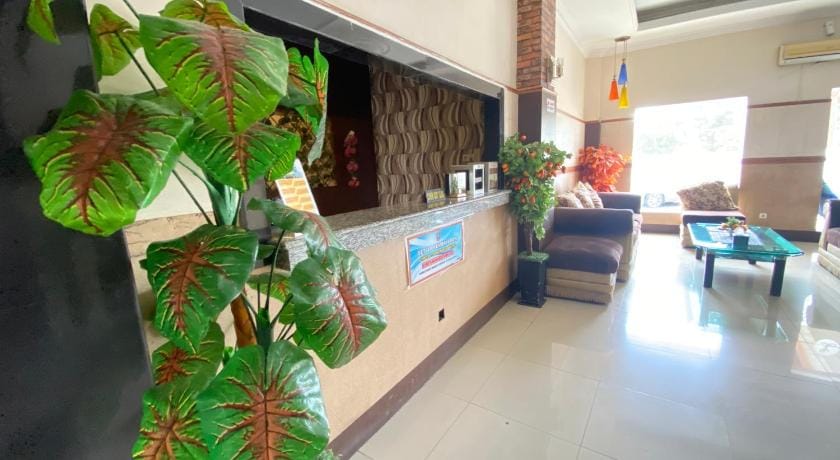 Lilianto Hotel Polewali Mitra RedDoorz Hotel in Indonesia