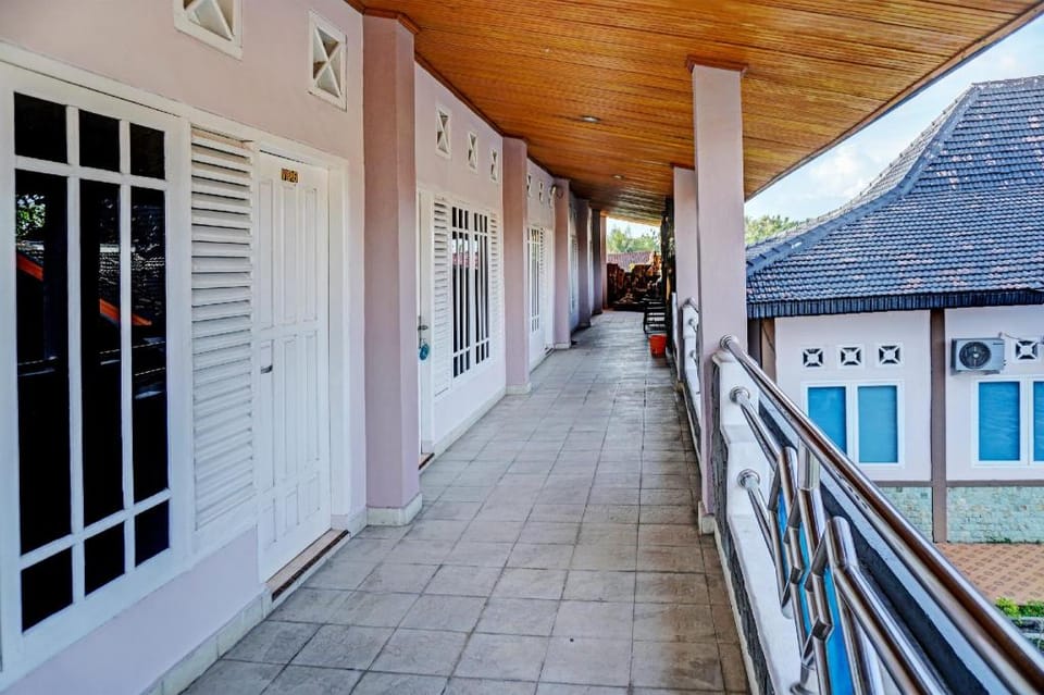 Capital O 92187 Hotel Sekar Sunja Hotel in Indonesia