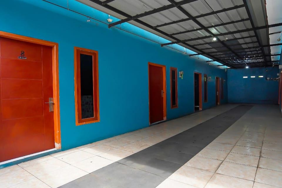 Hotel O Kost Auto Syariah Anggaswangi Hotel in East Java