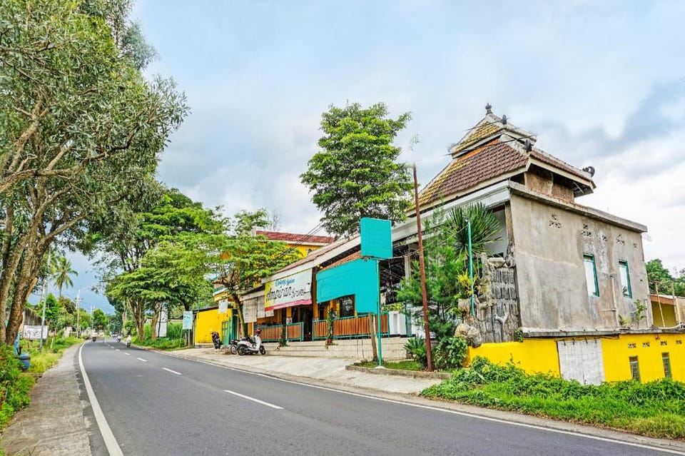 OYO 92215 Ampiran Bromo Syariah Hotel in East Java