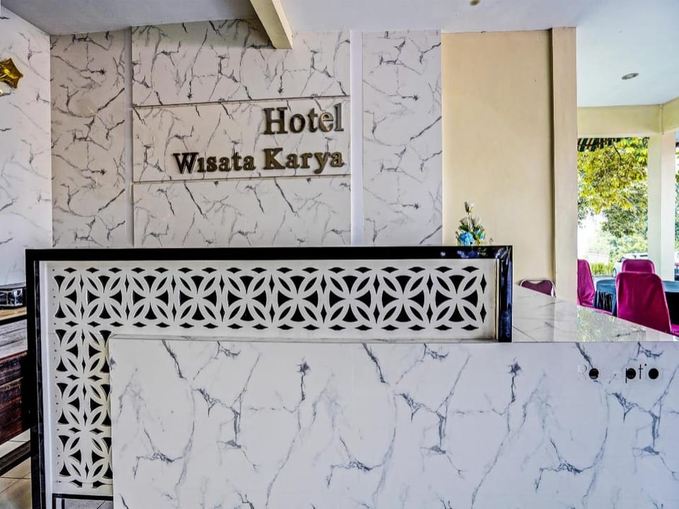 Capital O 92162 Hotel Wisata Karya Hotel in East Java