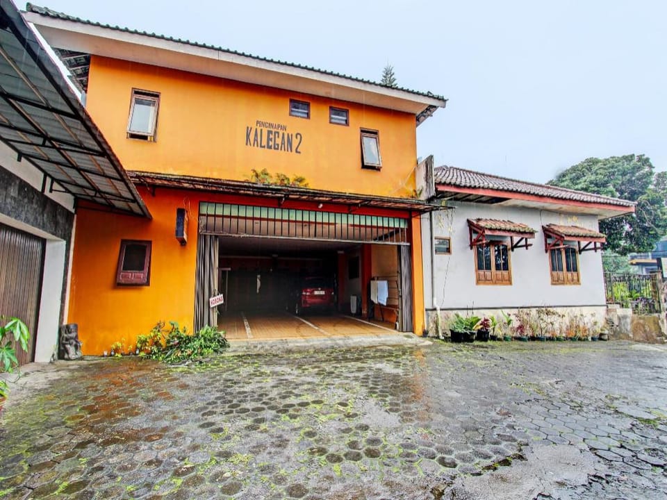 OYO 92198 Kalegan 2 Guesthouse Hotel in Special Region of Yogyakarta
