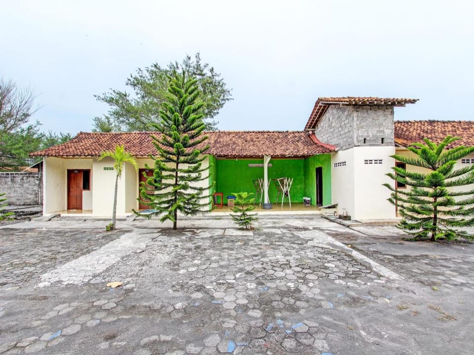 Hotel O Sari Laut Hotel in Special Region of Yogyakarta