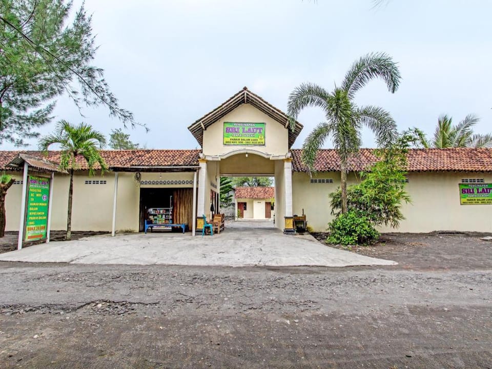Hotel O Sari Laut Hotel in Special Region of Yogyakarta