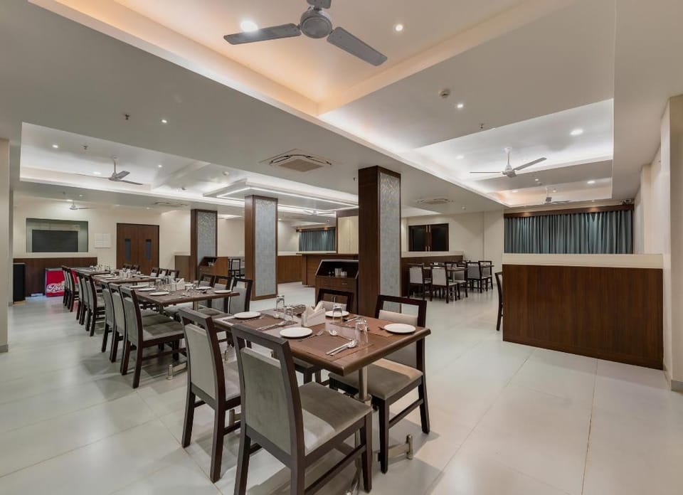 Hotel Aaradhya Adorer Hotel in Maharashtra