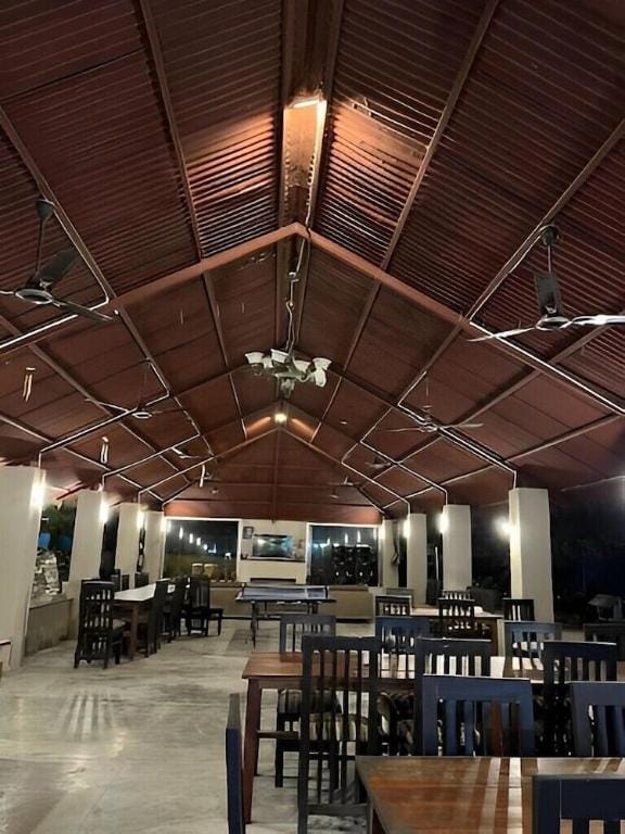 Aita River Resort Hotel in Uttarakhand