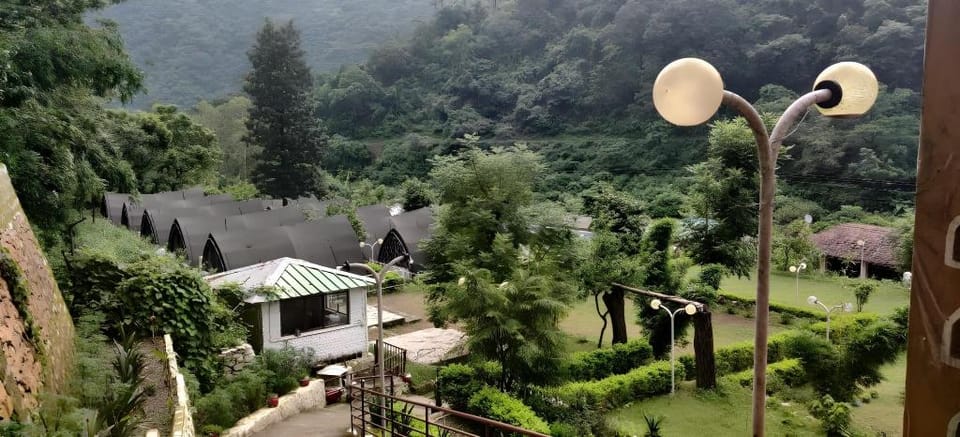 Aita River Resort Hotel in Uttarakhand