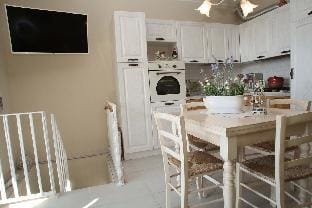 Seeblick 2BB Lockoff Apartment, Pool & Garten Apartment in Lake Garda