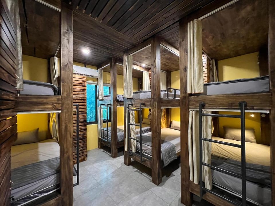 Lapis Restaurant and Hostel Hotel in Laos