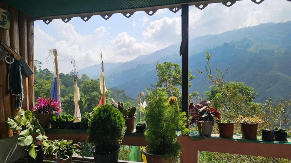Koko Mhendo Homestay Hotel in West Bengal