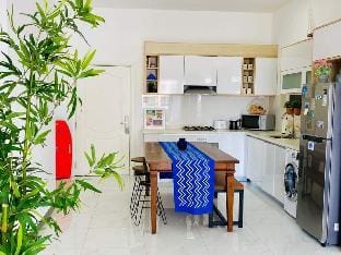 The Golden Mile Ocean View Apartment. Apartment in Dehiwala-Mount Lavinia