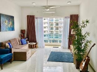 The Golden Mile Ocean View Apartment. Apartment in Dehiwala-Mount Lavinia