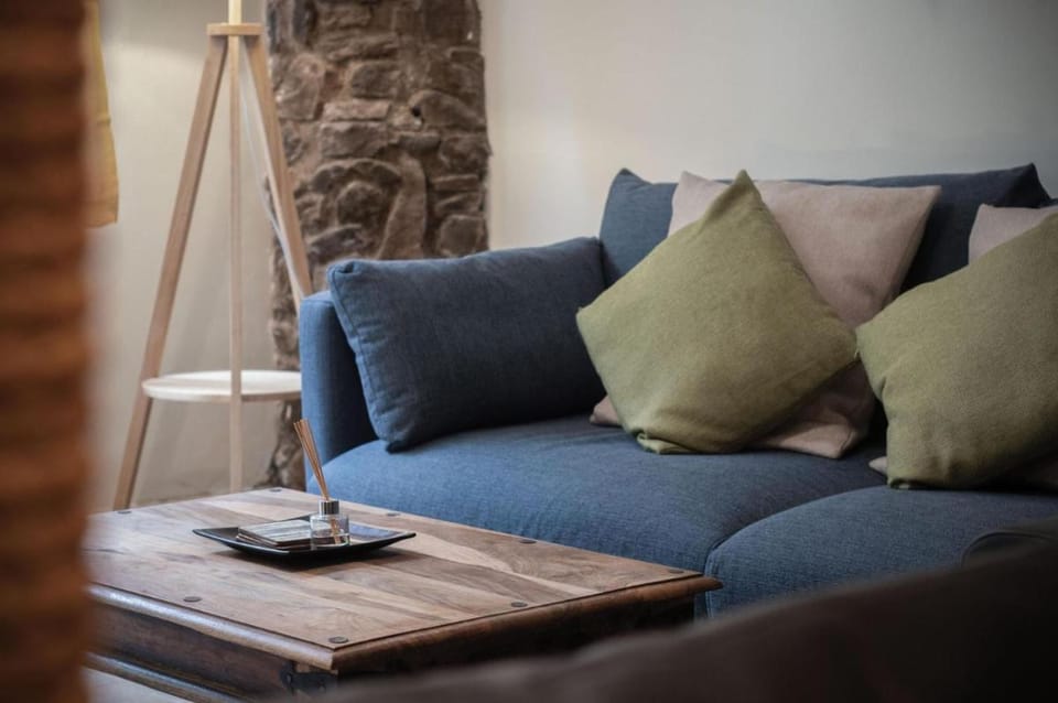 Sea Breeze Apt 2 - 2 Bedroom - Horton Beach Apartment in Wales