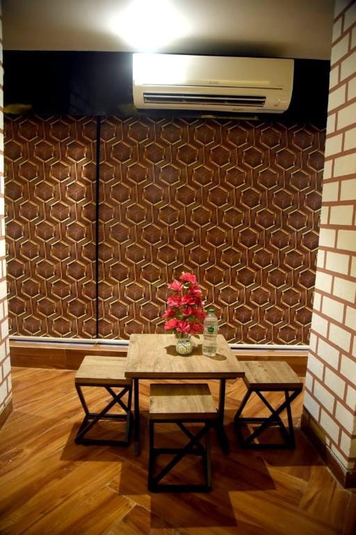 Charyana Lady Dorms Hotel in Ahmedabad