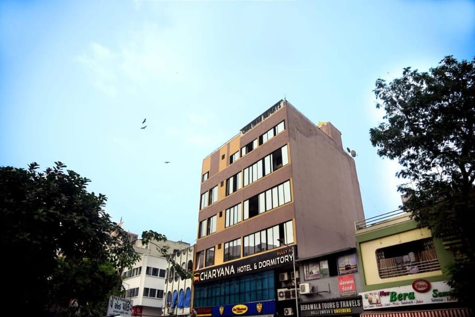 Charyana Lady Dorms Hotel in Ahmedabad