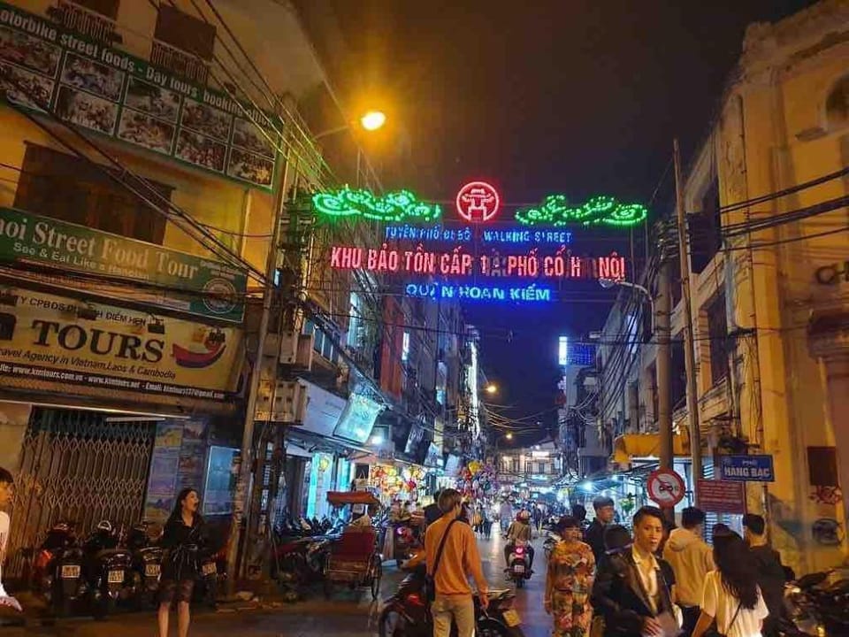 A precious old Vietnamese house in the heart Hanoi Vacation rental in Hanoi