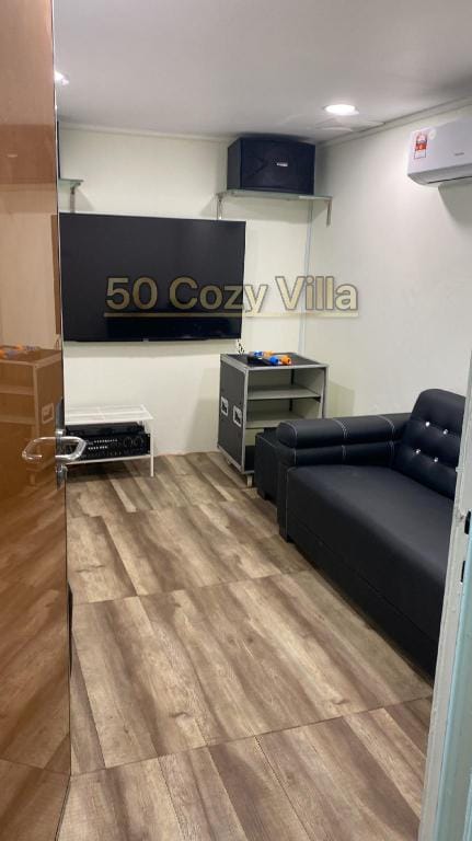 Fifty 50 Cozy Empire Villa in Johor Bahru