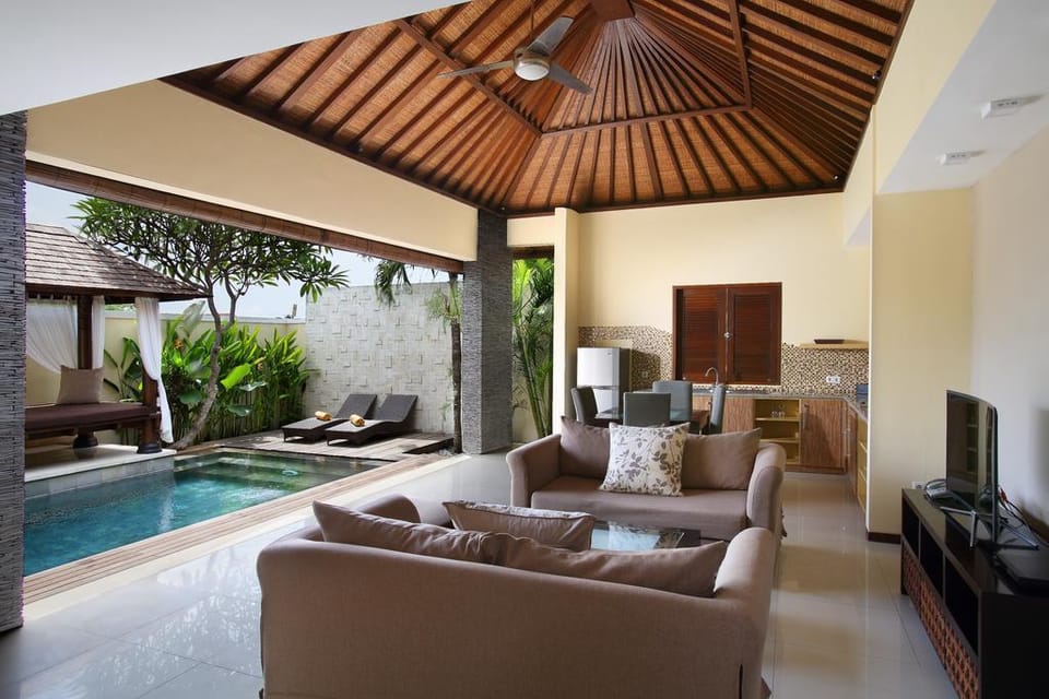 Luxury 2BDR Villa with Private Pool Canggu Villa in North Kuta