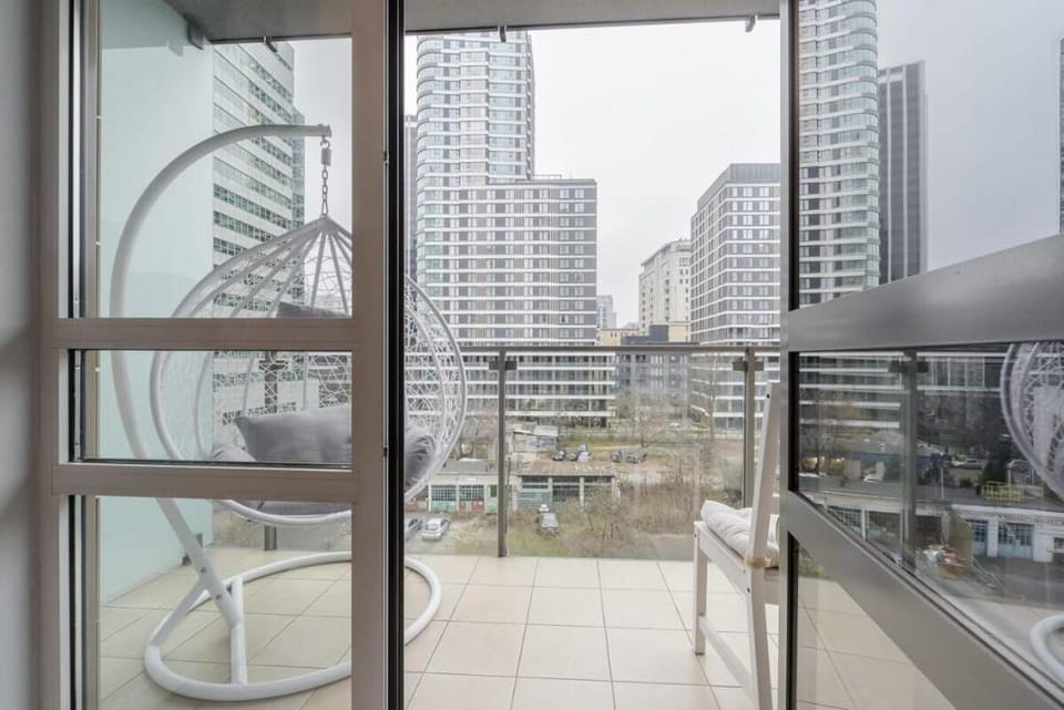 Lumina romantic apart in Platinum Tower FV Apartment in Warsaw