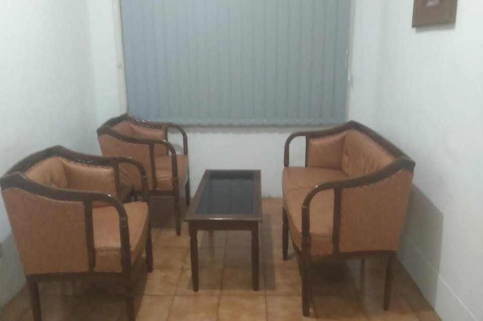 EXPRESS O 92061 Omah Oewie Syariah Hotel in Jakarta