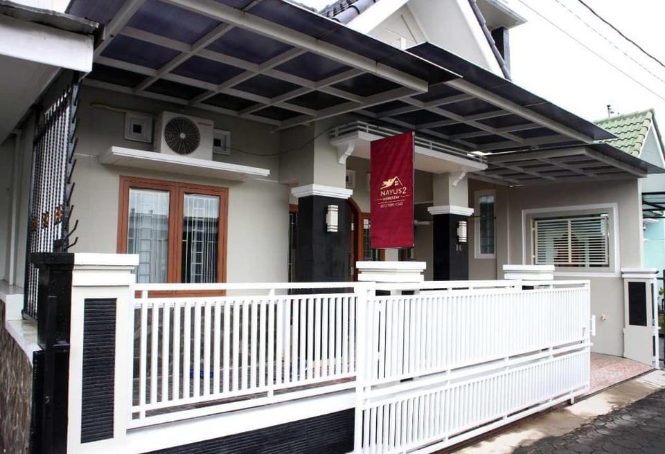 EXPRESS O 92106 Nayus Homestay Syariah Hotel in Yogyakarta