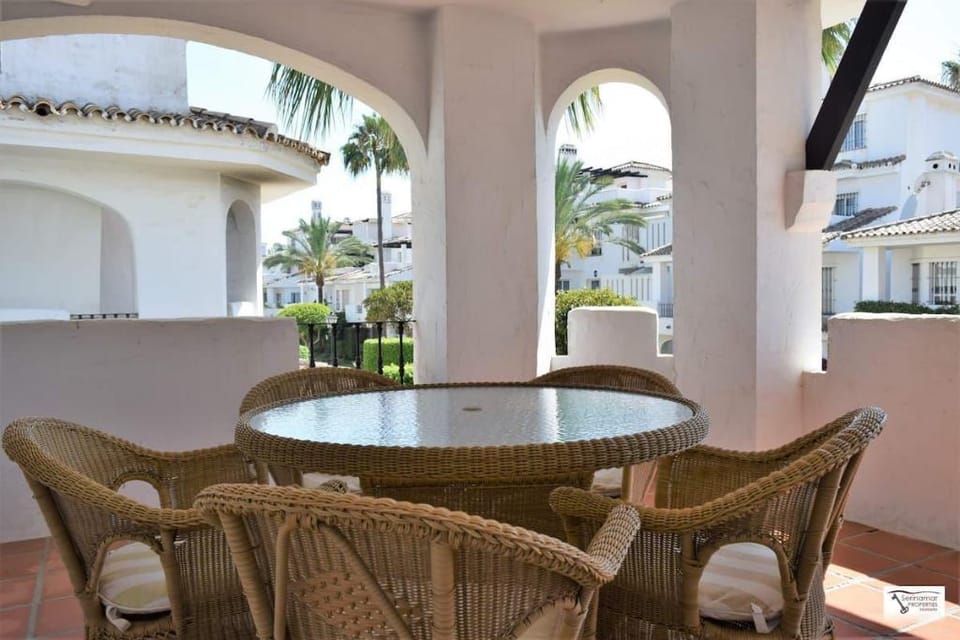 Bright 2 Bedroom, First Floor - D69 Apartment in Marbella