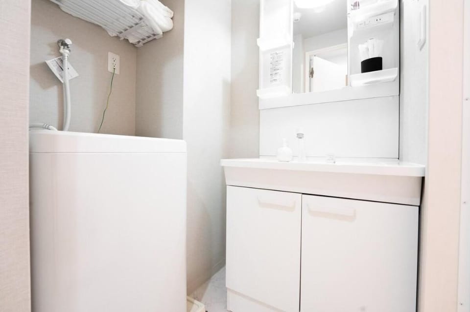 GN98 Saiwaicho Apartment in Osaka