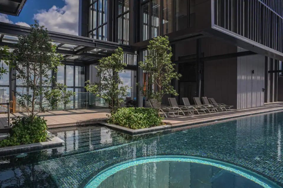 Maxhome@ Designer 2room Infinity pool Lalaport C32 Vacation rental in Federal Territory of Kuala Lumpur